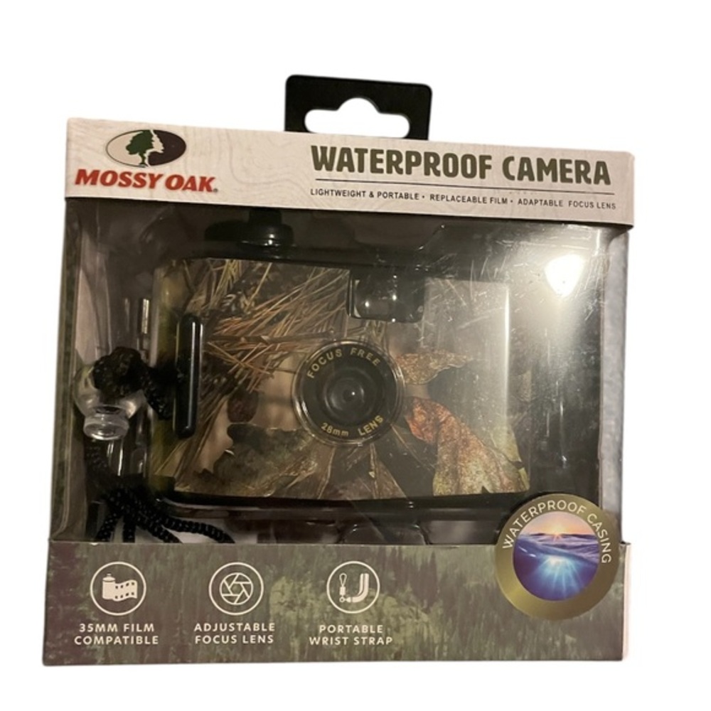 Mossy Oak Camo Waterproof Camera with Secure Case